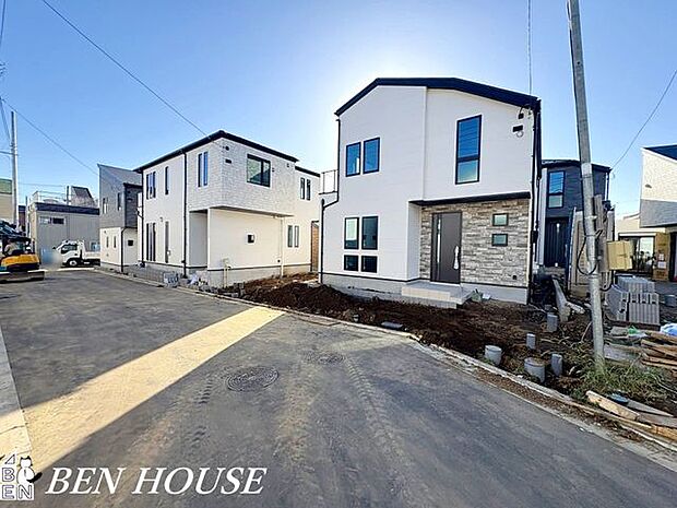 前面道路含む外観・周辺環境も気になるポイント。落ち着いた住環境でのびのびと過ごせます！