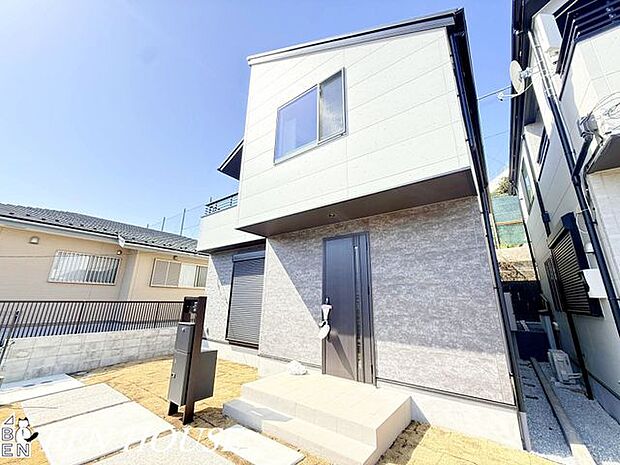 外観・家に入る前後の動きが自然で、暮らしにゆとりを生み出します。家族の毎日を静かに支える存在です。