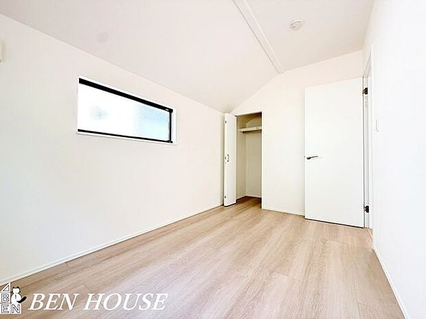 洋室・陽だまりを感じることのできる洋室は部屋を明るく感じ、インテリアのアイデアもどんどん出てきそうです!