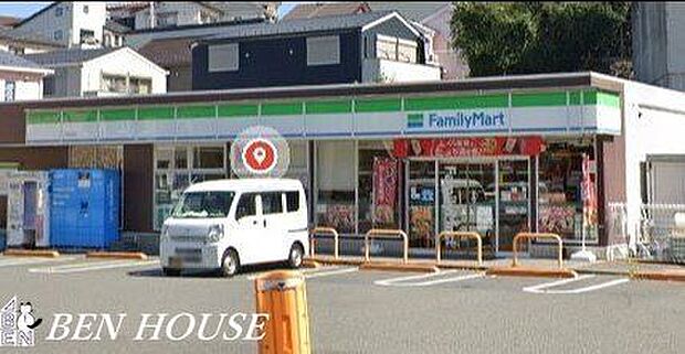 ファミリーマート下永谷店 徒歩3分。時間がない時にさっと寄れて便利なコンビニ。 190m