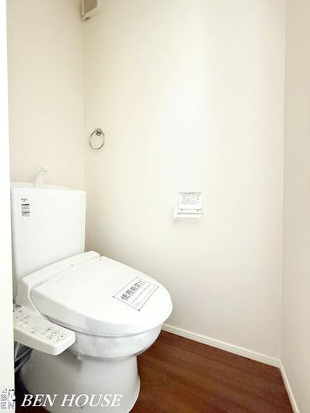 トイレ・いつまでも清潔な空間でいたいトイレは汚れを拭き取りすい空間になっています。洗浄便座でいつでも清潔に利用いただけます。