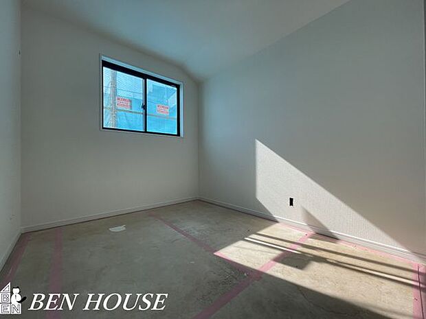 洋室・陽だまりを感じることのできる洋室は部屋を明るく感じ、インテリアのアイデアもどんどん出てきそうです！