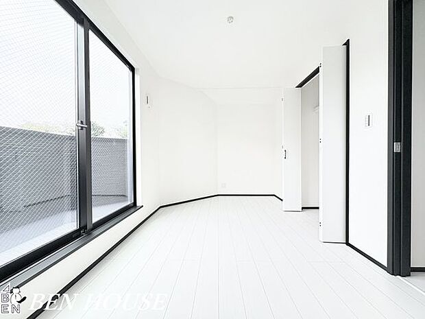 寝室・優しい色の内装はインテリアを考えるのも楽しみ。お気に入りの家具を揃えたくなりそうです。