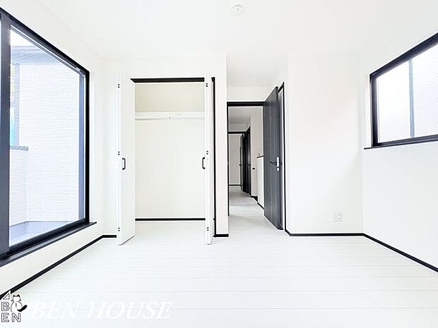 寝室・優しい色の内装はインテリアを考えるのも楽しみ。お気に入りの家具を揃えたくなりそうです。