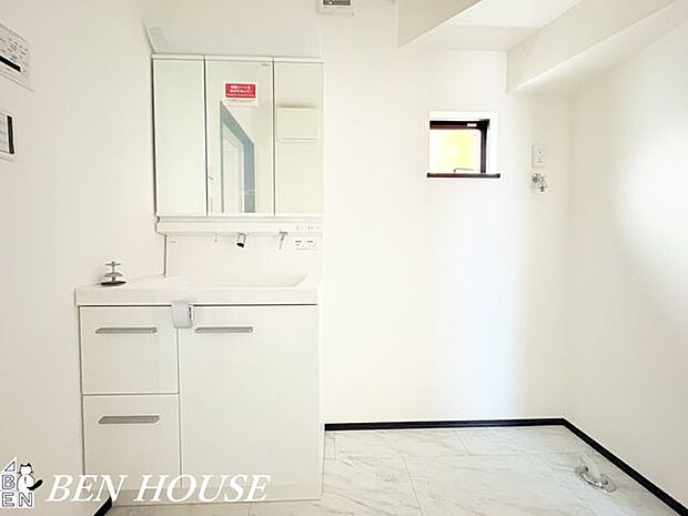 洗面化粧台・ご家族の1日が始まりと1日の終わりを締めくくる洗面空間。のびのびと支度をする事が出来ます!