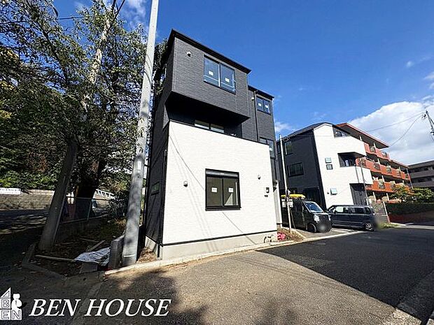 外観・毎日のお散歩も快適な緑に囲まれた住宅街。のびのびと過ごせる、通勤通学もしやすい環境です。