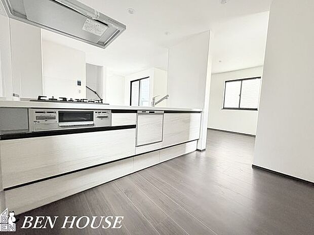 リビング・本画像はCGで作成しており、実際に現地に家具は置かれておりません。また、価格に家具は含まれておりません。