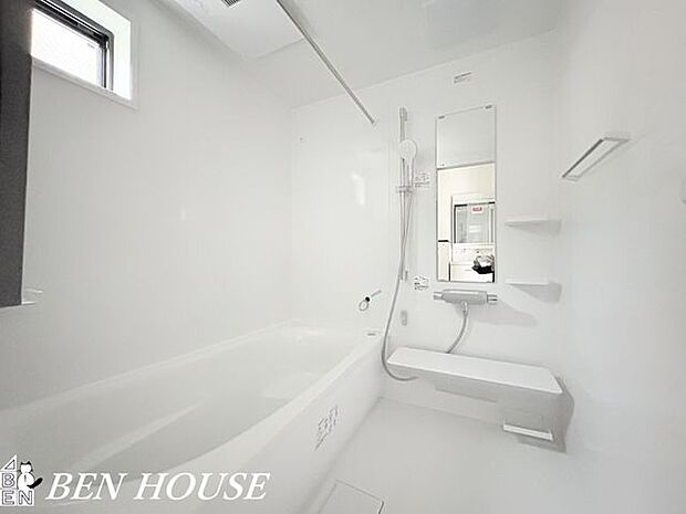 キッチン・広さも丁度良くお料理がしやすい空間!引き出しが多数あり調理器具や調味料のストックなどの収納も便利で収納量が豊富。