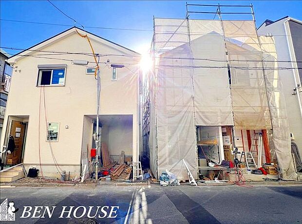 駐車場・お車ご利用の際に嬉しいカースペース付き。お掃除もしやすくいつでもキレイに利用できます!