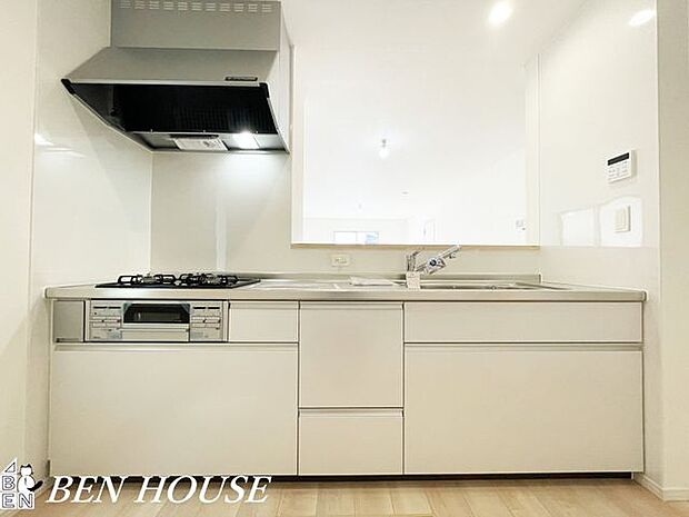 キッチン(同仕様参考写真)・広々としたキッチンは効率よくお料理が出来ます。家族でお料理も楽しめそうです。