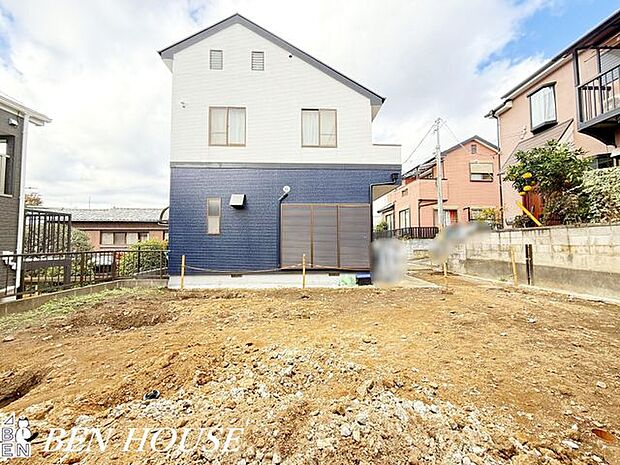 外観・車通りも少ない閑静な住宅地で、落ち着いた新生活を始められます。かぞくでゆったり過ごせる安らぎの場所にピッタリです。