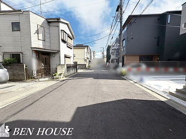 前面道路含む外観・周辺環境も気になるポイントです。落ち着いた住環境でのびのびと過ごせます！