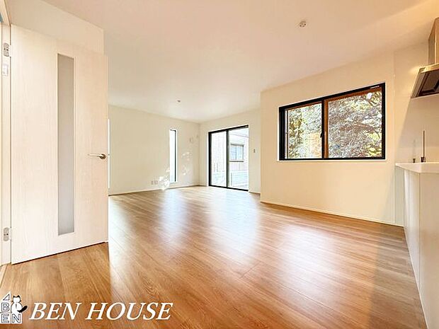 リビング・陽当たり・風通し共に良好で、ご家族みんなで過ごす空間をより快適に演出してくれます。