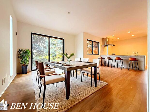 リビング・本画像はCGで作成しており、実際に現地に家具は置かれておりません。また、価格に家具は含まれておりません。