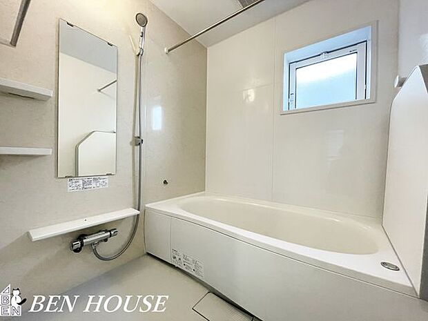 浴室（同仕様参考写真） ・広々バスルームでリラックスタイムを楽しめます。オートバスでお好きな時間に温かいお風呂に入れます。