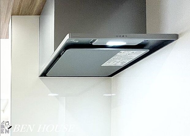 レンジフード(同仕様参考写真)・キッチンにレンジフードがあると、お料理の匂いも気になりにくく、リビングでも快適に過ごせます。