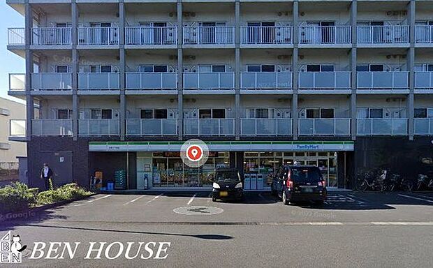 ファミリーマート大岡二丁目店 徒歩8分。通勤後や家事の合間にも行きやすいコンビニです 610m