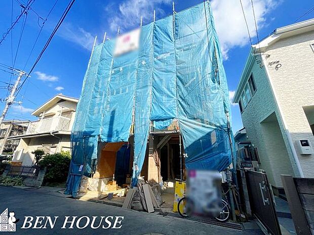 ビルドインガレージ・車の保護に優れたビルトインガレージが標準設計。天候に左右されずに車を使える快適さが、日常のストレスを減らします。