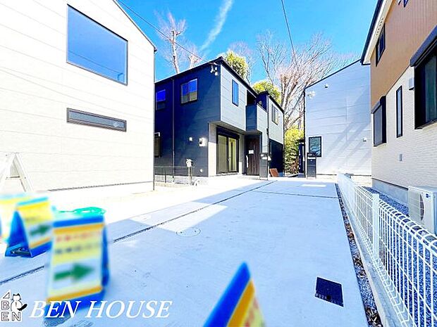 駐車場・お車ご利用の際に嬉しいカースペース付き。お掃除もしやすくいつでもキレイに利用できます!