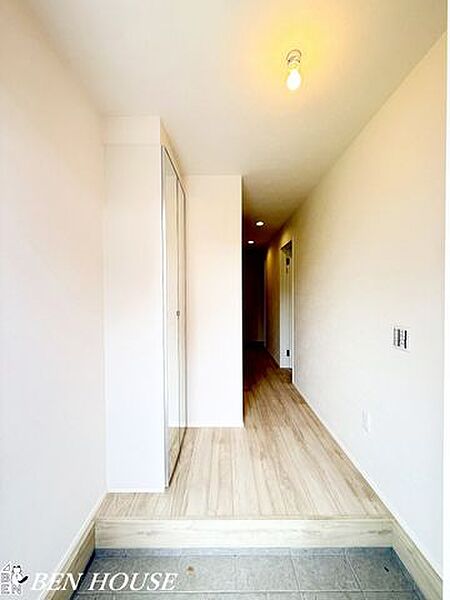 子供部屋・お子様が安心して遊び、学び、創造力を育める明るく開放的な空間。成長に合わせて自由に使える快適な子供部屋です。