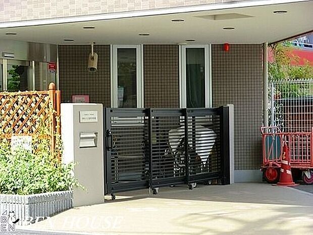 ゆめいく日進町保育園 徒歩8分。送迎がしやすい距離に教育機関が揃っています。 570m