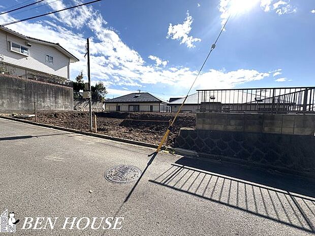 外観・明るさや風通しに配慮し、家族が快適に過ごせる居心地の良さと、訪れる人にも上質な印象を与える空間を演出します。