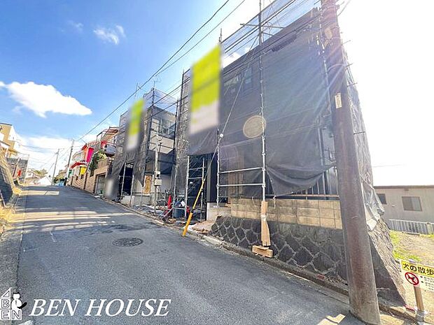 外観・明るさや風通しに配慮し、家族が快適に過ごせる居心地の良さと、訪れる人にも上質な印象を与える空間を演出します。