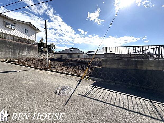 外観・明るさや風通しに配慮し、家族が快適に過ごせる居心地の良さと、訪れる人にも上質な印象を与える空間を演出します。