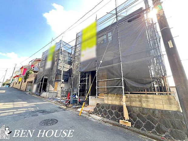 外観・戸建てならプライベート空間も広々。駐車場も自由に使えて、家族みんながのびのび過ごせます♪