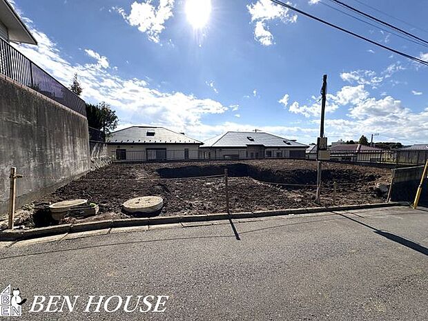 駐車場・お車ご利用の際に嬉しいカースペース付き。お掃除もしやすくいつでもキレイに利用できます！