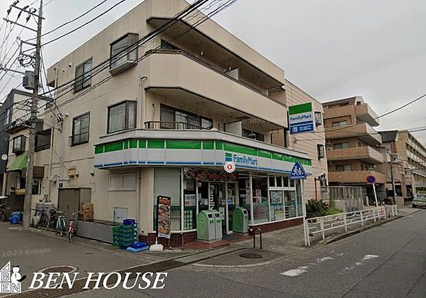 ファミリーマート川崎坂戸店 徒歩4分。お出かけ前やお帰りの立ち寄りにも便利なコンビニ。 260m