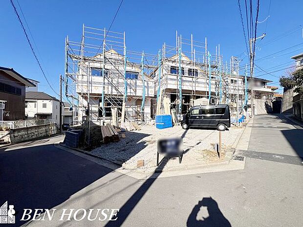 カースペース・自宅敷地内に車を停められる安心感があり、毎日の移動や買い物もスムーズに行える便利なカースペースです。