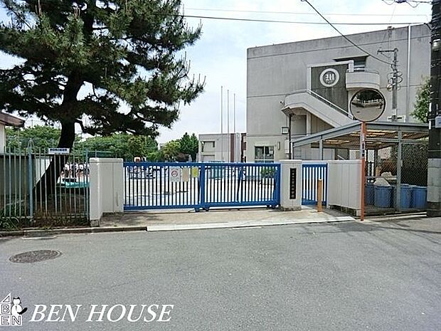 川崎市立宮内中学校 徒歩12分。部活動帰りの帰宅も安心の距離です！ 890m