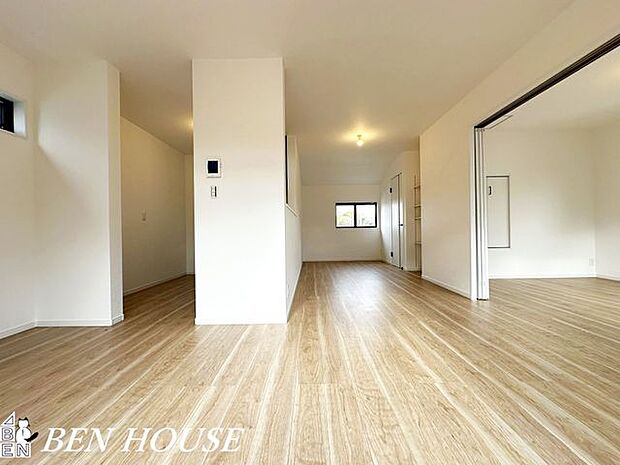 リビング・ゆとりあるリビングは家族団らんはもちろん、お子様のリビング学習にもピッタリです。