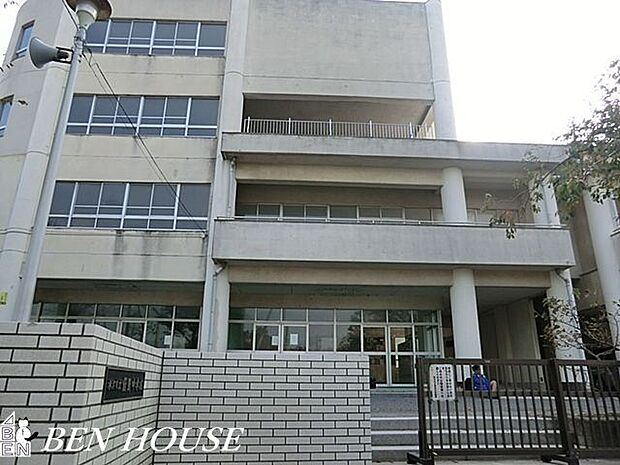 横浜市立飯島中学校 徒歩4分。部活動帰りの帰宅も安心の距離です！ 260m