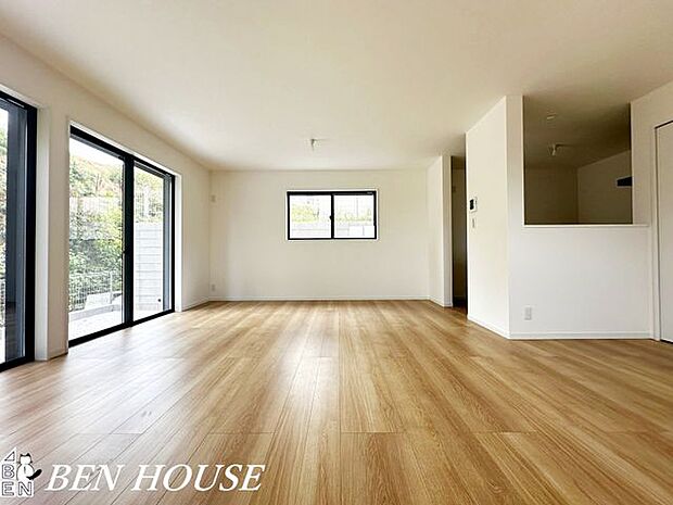 リビング・家族団らんの時間も増えそうな寛ぎのLDK。開放感と採光にこだわった明るいリビングです。