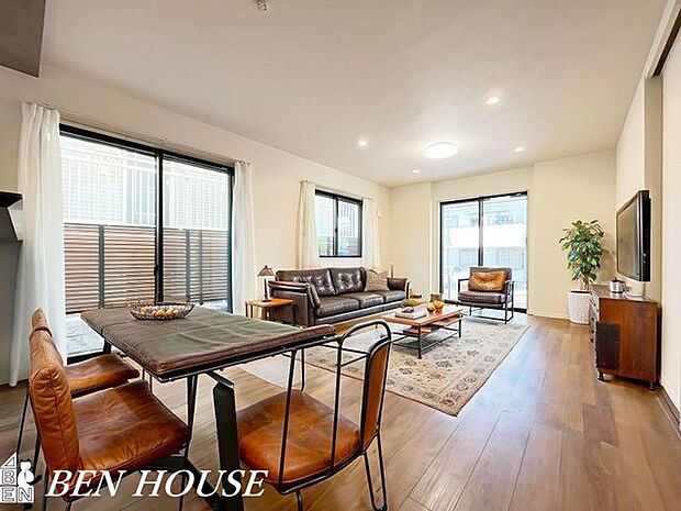 リビング・本画像はCGで作成しており、実際に現地に家具は置かれておりません。また、価格に家具は含まれておりません。