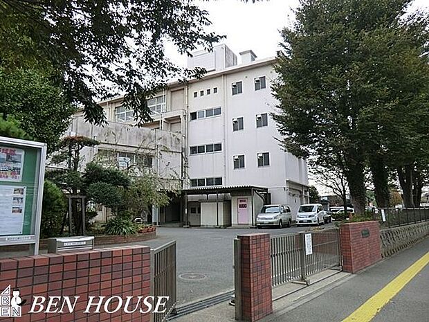 横浜市立瀬谷中学校 徒歩17分。部活動帰りの帰宅も安心の距離です！ 1300m