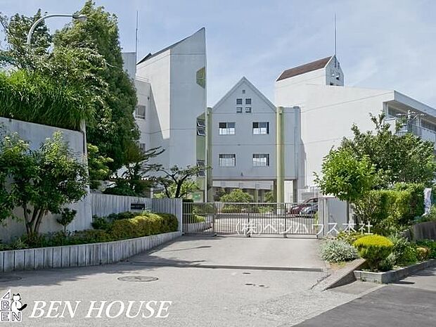 横浜市立小田中学校 徒歩16分。部活動帰りの帰宅も安心の距離です! 1210m