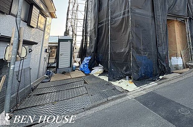 駐車場・お車ご利用の際に嬉しいカースペース付き。お掃除もしやすくいつでもキレイに利用できます!