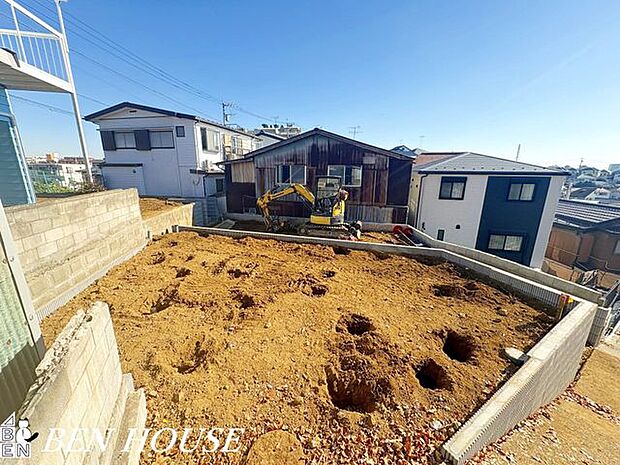 外観・シンプルな外観が住まいの美しさを引き立て、周辺環境との調和を深めています。過度な主張がなく、静かな街並みに心地よく溶け込むデザインです。