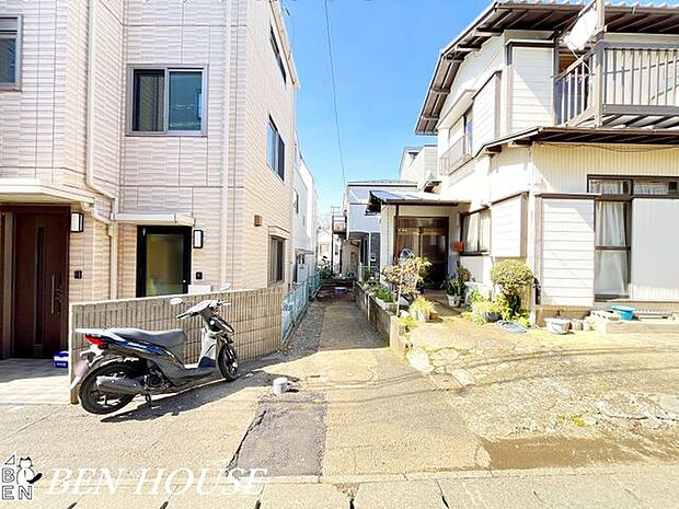 外観・明るさや風通しに配慮し、家族が快適に過ごせる居心地の良さと、訪れる人にも上質な印象を与える空間を演出します。