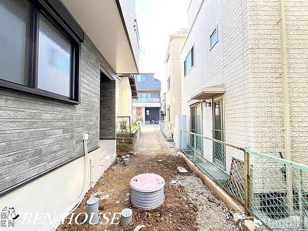 外観・周囲の景観とも調和し、飽きのこないシンプルで上品な外観です。