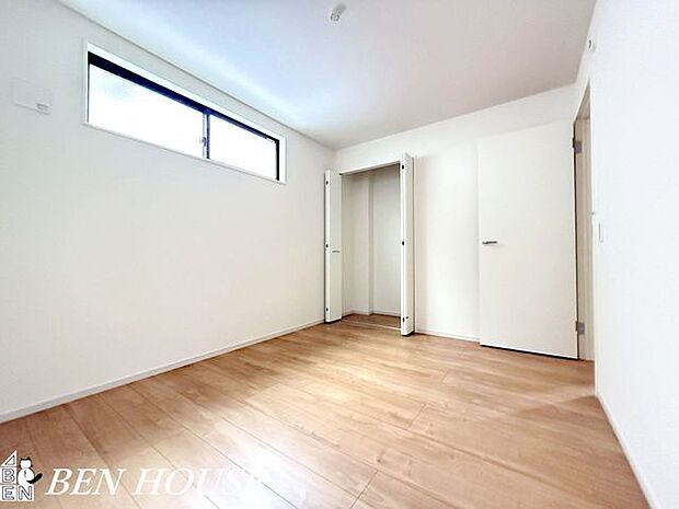 洋室・クローゼット付の洋室なので、収納家具を使わずお部屋を広く使うことが出来ます。