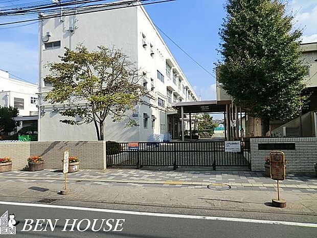 横浜市立戸塚小学校 徒歩17分。教育施設が近くに整った、子育て世帯も安心の住環境です。 1330m