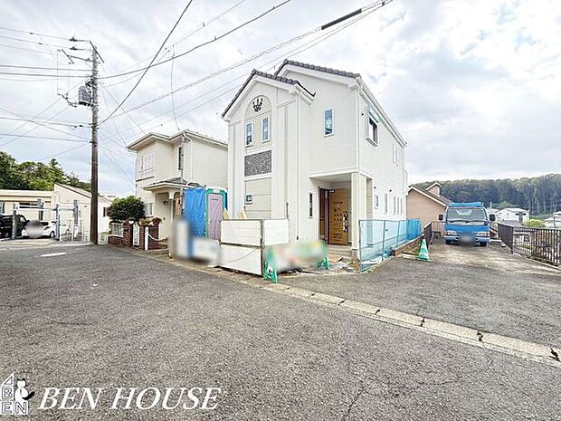 駐車場・お車ご利用の際に嬉しいカースペース付き。お掃除もしやすくいつでもキレイに利用できます♪