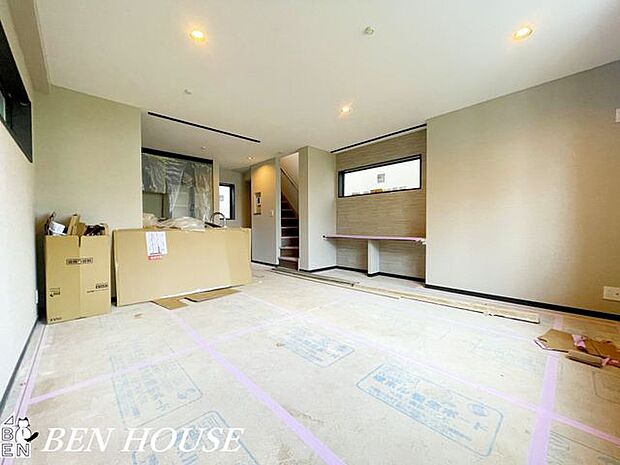 リビング・食事時にはいい香りに包まれる一体感のあるリビングは何気ない会話を楽しみながらのんびりと過ごせる空間です。