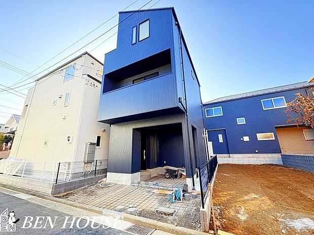 外観・見通しのよい道路が多く、歩きやすい街並みが魅力です。外観が周囲の整った景観の中で上質に映えます。