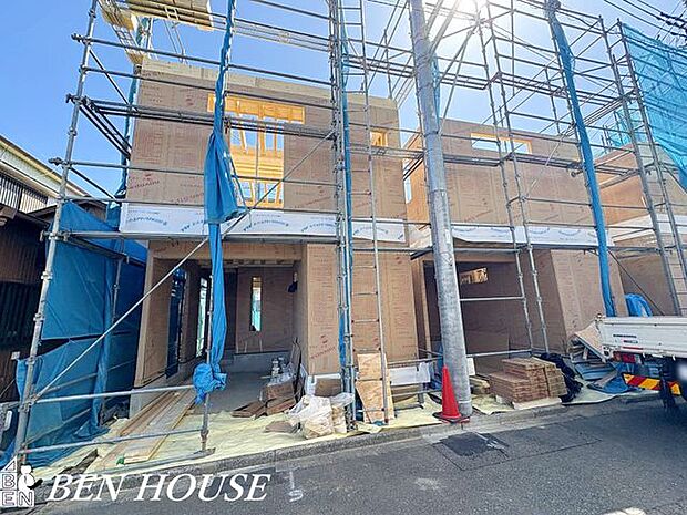 外観・周囲の景観に自然と馴染む外観が、穏やかな街並みをより引き立てます。視覚的なバランスが整い、安心感のある佇まいが魅力です。