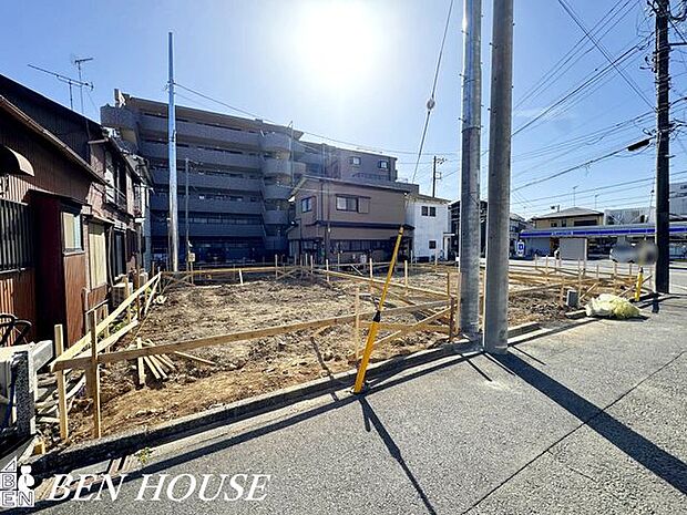 外観・周囲の景観に自然と馴染む外観が、穏やかな街並みをより引き立てます。視覚的なバランスが整い、安心感のある佇まいが魅力です。